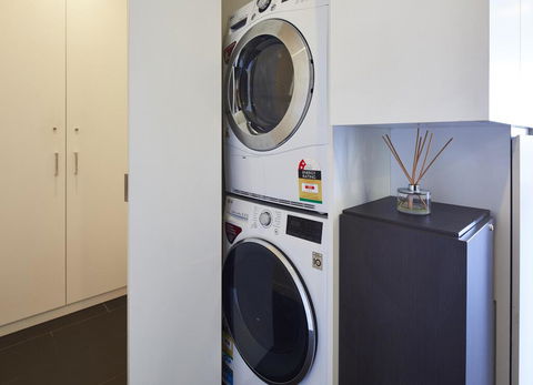 2 Bdrm 2 Bthrm Apt With Balcony Views Pool And Gym - Hervey Bay Accommodation 3