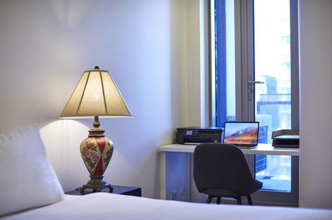 2 Bdrm 2 Bthrm Apt With Balcony Views Pool And Gym - Hervey Bay Accommodation 2