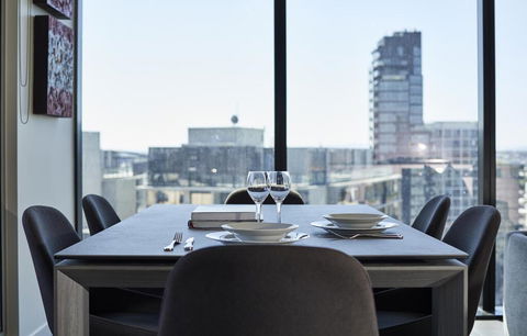 2 Bdrm 2 Bthrm Apt With Balcony Views Pool And Gym - Hervey Bay Accommodation 1