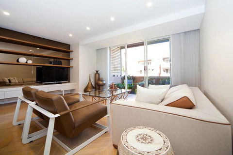 2 Bed Sydney Executive Apt Close To City - Tourism Hervey Bay 1
