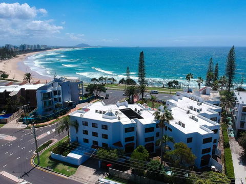 2 Bedroom Private Unit - Alexandria Apartments - Tourism Hervey Bay 3