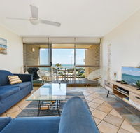 2 Bedroom Top Floor Unit - Ocean Views and Pool - Tourism Hervey Bay
