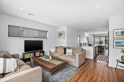 2 Bedroom Townhouse - Family & Corporate Bookings Only - Hervey Bay Accommodation 2