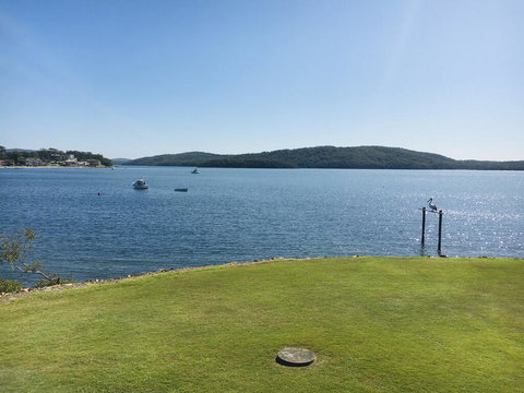 2 The Shores Soldiers Point - Waterfront - Uninterrupted Water Views INCLUDING ALL LINEN & TOWELS, Free Wi-Fi - Tourism Hervey Bay 1