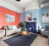 2-Bed Apartment Metres From Coogee Beach and Dining - Hervey Bay Accommodation