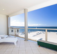 2/141A Soldiers Point Road - large waterfront duplex across from the bowling club - Tourism Hervey Bay