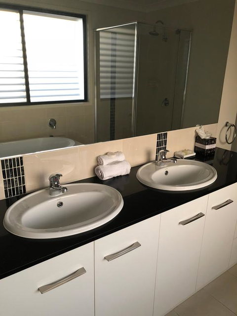 21 On Hursley Motel Apartments - Hervey Bay Accommodation 3