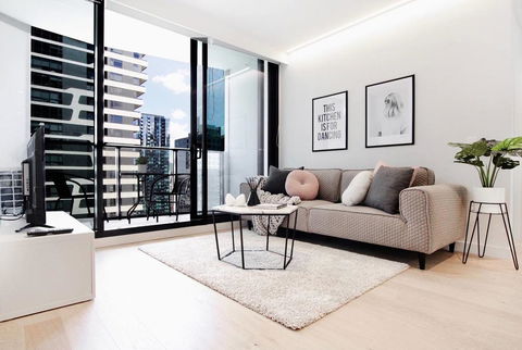 22, Latte Time@1BR1BTH, Mel CBD, Free Tram - Tourism Hervey Bay 0