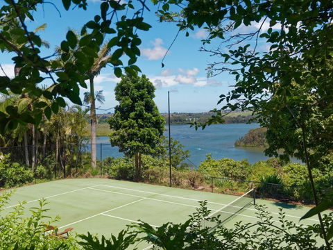 230 Scenic Drive - Hervey Bay Accommodation 0