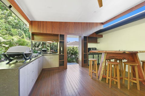 250 David Low Way, Peregian Beach - Hervey Bay Accommodation 0