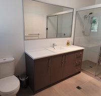26 Satinwood Drive- Low set modern sleeps 8 - Hervey Bay Accommodation