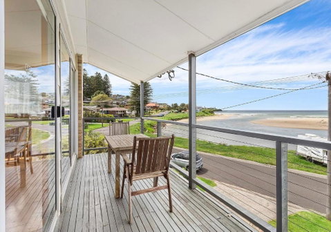 Beachfront Gerroa - Hervey Bay Accommodation 1
