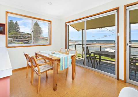 Beachfront Gerroa - Hervey Bay Accommodation 3
