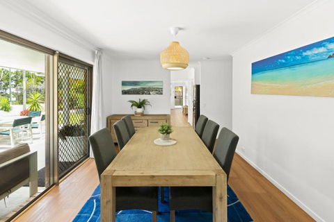 Beachfront - Hervey Bay Accommodation 2