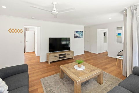 Beachfront - Hervey Bay Accommodation 3