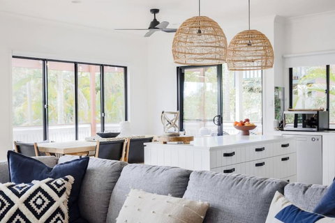 BERRIMA LUXE - Noosa Hill Home - Heated Pool - Hervey Bay Accommodation 4