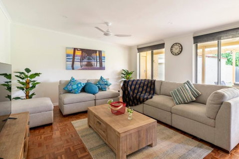 Birkinshaw Villa ( 3 Bedroom With Parkings ) - Hervey Bay Accommodation 0