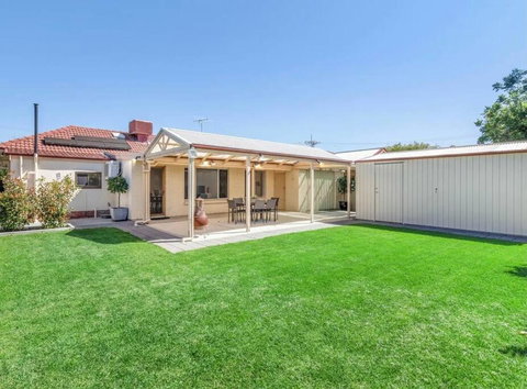 Birkinshaw Villa ( 3 Bedroom With Parkings ) - Hervey Bay Accommodation 1