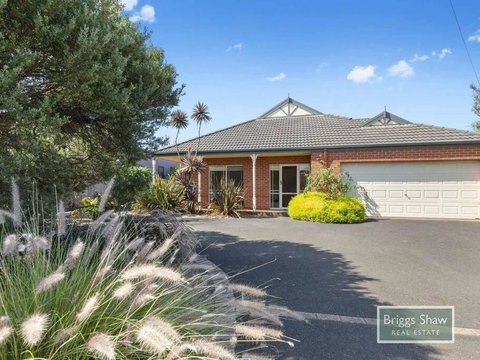 BLAIRGOWRIE TOPAZ..Great For Large Families. - Hervey Bay Accommodation 1