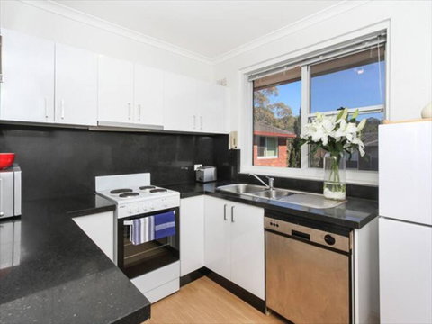 BOT01 - Balmoral Light And Airy Beach Apartment - Hervey Bay Accommodation 3