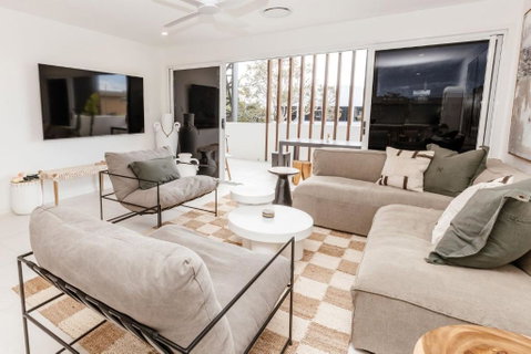 C & C By The Sea - Hervey Bay Accommodation 4