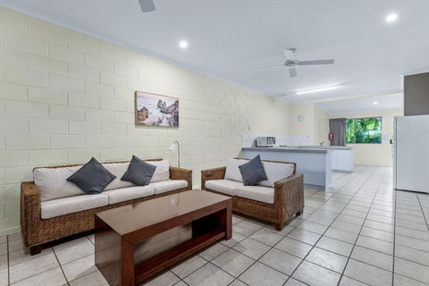 Cable Beachside Villas - Tourism Hervey Bay 1