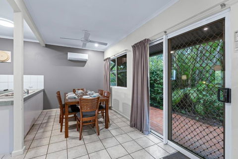 Cable Beachside Villas - Tourism Hervey Bay 2