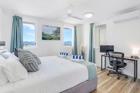 Cairns City Escape - Elevated Modern Haven With Pool - Hervey Bay Accommodation 2