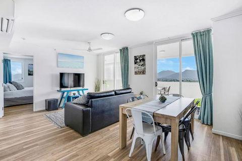 Cairns City Escape - Elevated Modern Haven With Pool - Hervey Bay Accommodation 3
