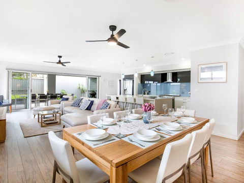 Calypso - 4 Mins Walk To Beach - Community Pool - Tourism Hervey Bay 0