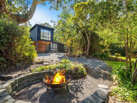 Camellia Grove Retreat - Tourism Hervey Bay 0