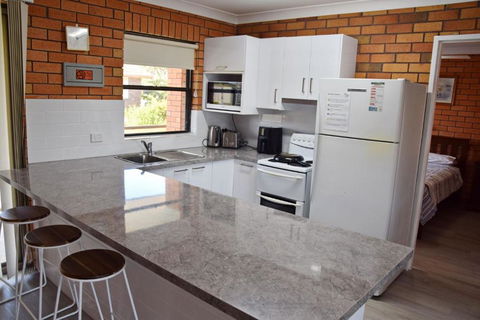 Cameo Court Unit 7 - Bring Your Own Linen - Tourism Hervey Bay 4