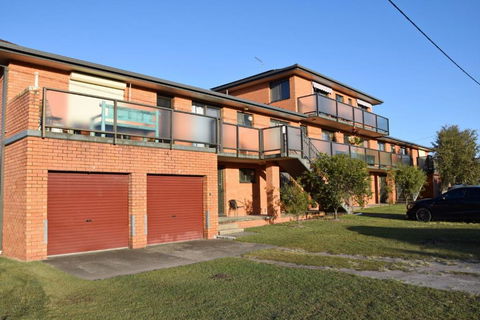 Cameo Court Unit 7 - Bring Your Own Linen - Tourism Hervey Bay 0