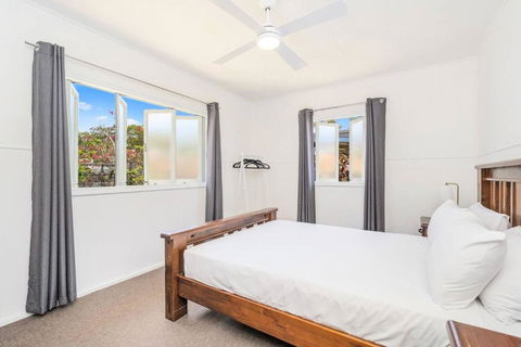 Campbell Cottage - A Beachside Escape In Torquay - Tourism Hervey Bay 3