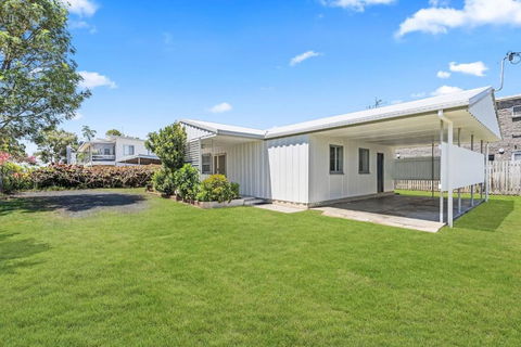 Campbell Cottage - A Beachside Escape In Torquay - Tourism Hervey Bay 4