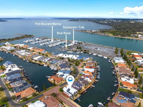 Canal Escape In Wannanup - Tourism Hervey Bay 1