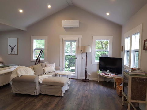 Candlebark Cottage - Tourism Hervey Bay 3