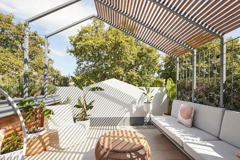 Canopy Terrace - Retreat To Voguish Urban Charm - Tourism Hervey Bay 0