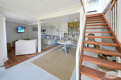 Cape Villa - Tourism Hervey Bay 2
