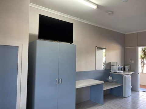 Cardwell Beachcomber Motel & Tourist Park - Tourism Hervey Bay 2