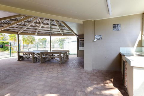 Carindale, 13 19 Dowling Street - Ground Floor Unit With Complex Pool And Tennis Court - Tourism Hervey Bay 3