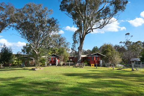 Carriageway Retreat - Unique Red Rattler Carriages And Units - Tourism Hervey Bay 0