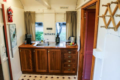 Carriageway Retreat - Unique Red Rattler Carriages And Units - Tourism Hervey Bay 3