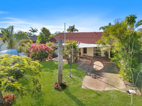 Casa Bella - Tourism Hervey Bay 0