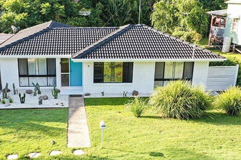 Central 3 Bdr House - Walk To Town & Pub - Tourism Hervey Bay 1