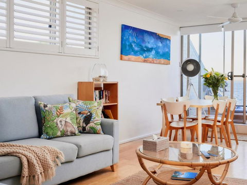 Casuarinas 5 Superb Waterfront Unit - Tourism Hervey Bay 3