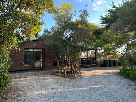 Casa Rossi - Coastal Gem Only 300 Metres From The Beautiful Red Rocks Beach - Cowes, Phillip Island - Tourism Hervey Bay 1
