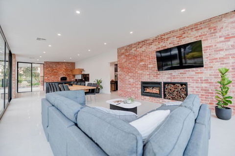 CASALE ESTATE - Hervey Bay Accommodation 1