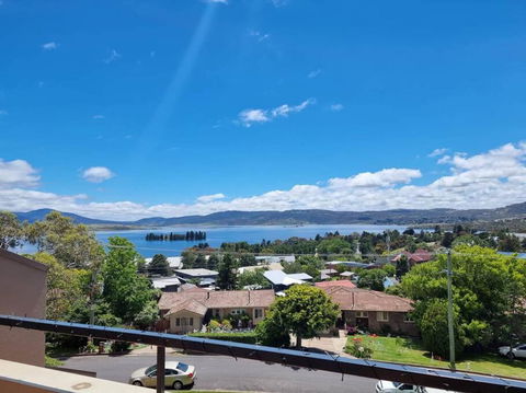 Cascades 15 - Lake Views L Spa Bath L Split Level L Central Location L Wi-Fi L 2BR - Tourism Hervey Bay 0
