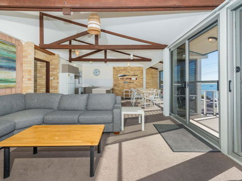 Castaways Unit 8 17 Shoal Bay Road - Tourism Hervey Bay 3